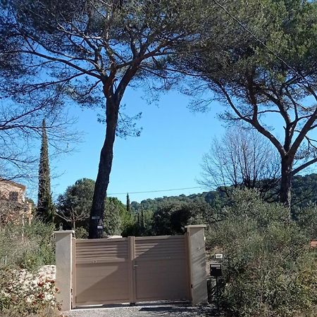 Les Cigales Panzió Villelaure Kültér fotó