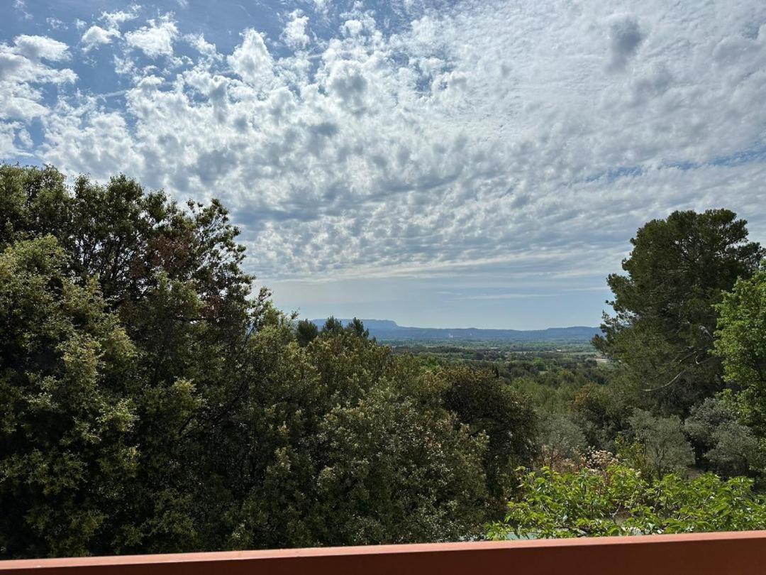 Les Cigales Panzió Villelaure Kültér fotó