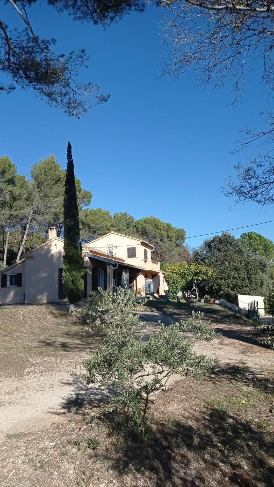 Les Cigales Panzió Villelaure Kültér fotó