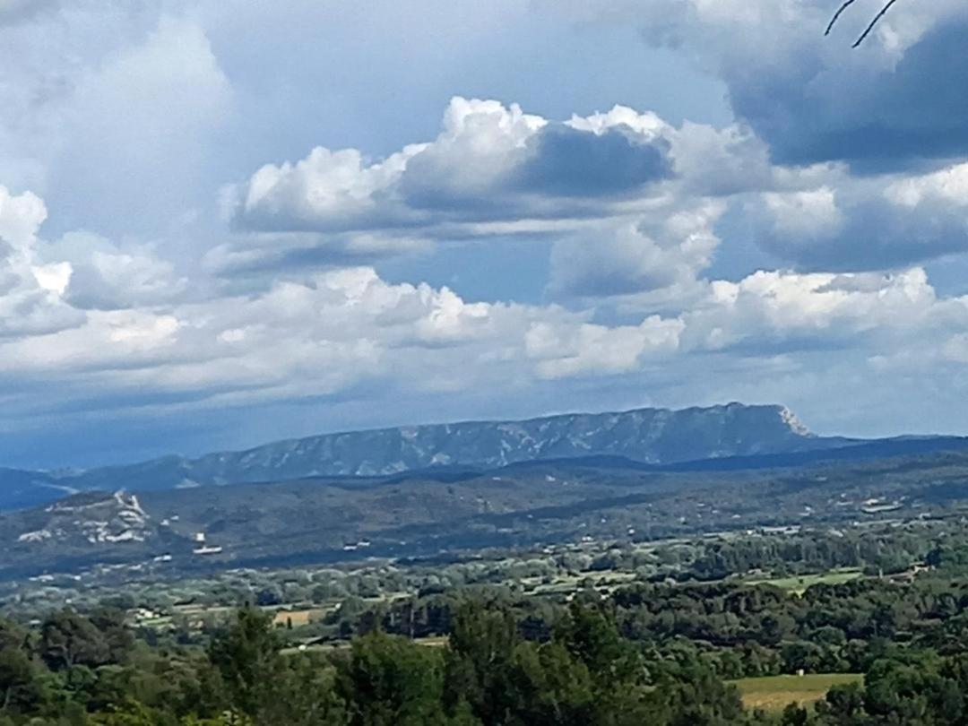 Les Cigales Panzió Villelaure Kültér fotó